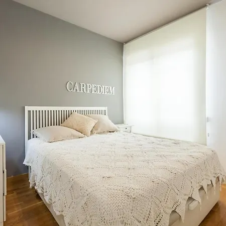 Via Augusta Apartment *
